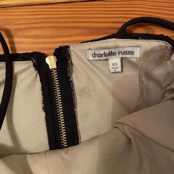 Black Scalloped Trim Dress - Picture 5 of 10